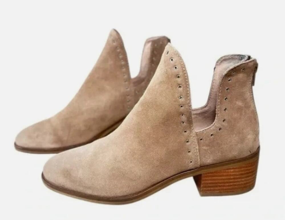 Chelsea & Violet Booties Kerri Suede Eyelet Hardware Block Heel Booties Tan 9.5